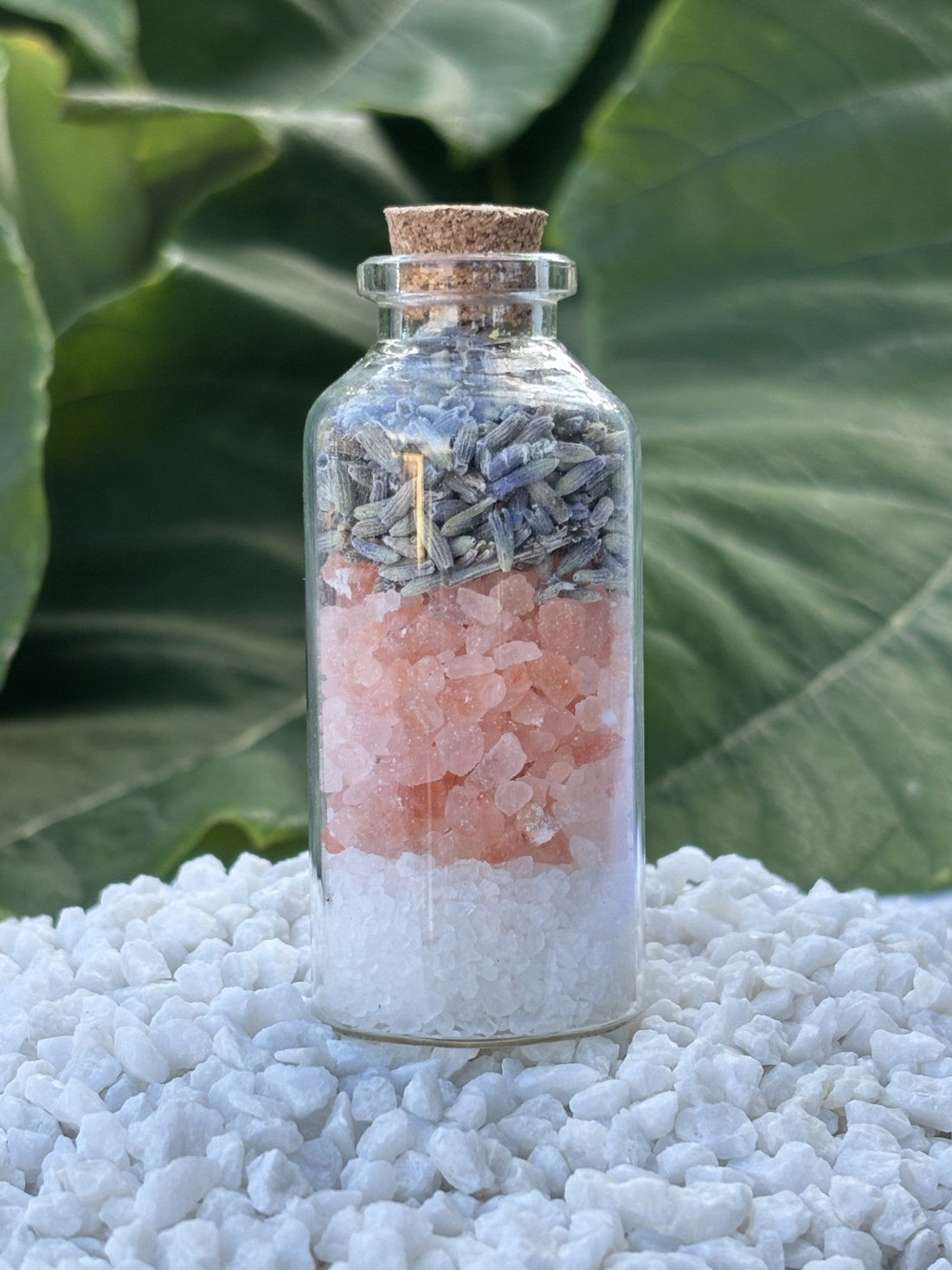 Wellness in een Flesje: Ontdek de Kracht van Natuurlijke Badzoutmix”